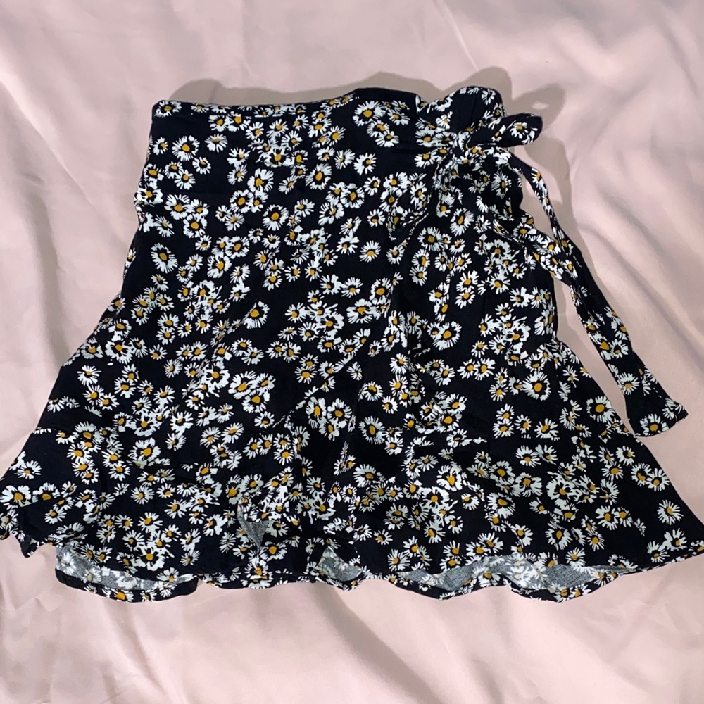 Sunflower Ruffled Mini Skirt Small